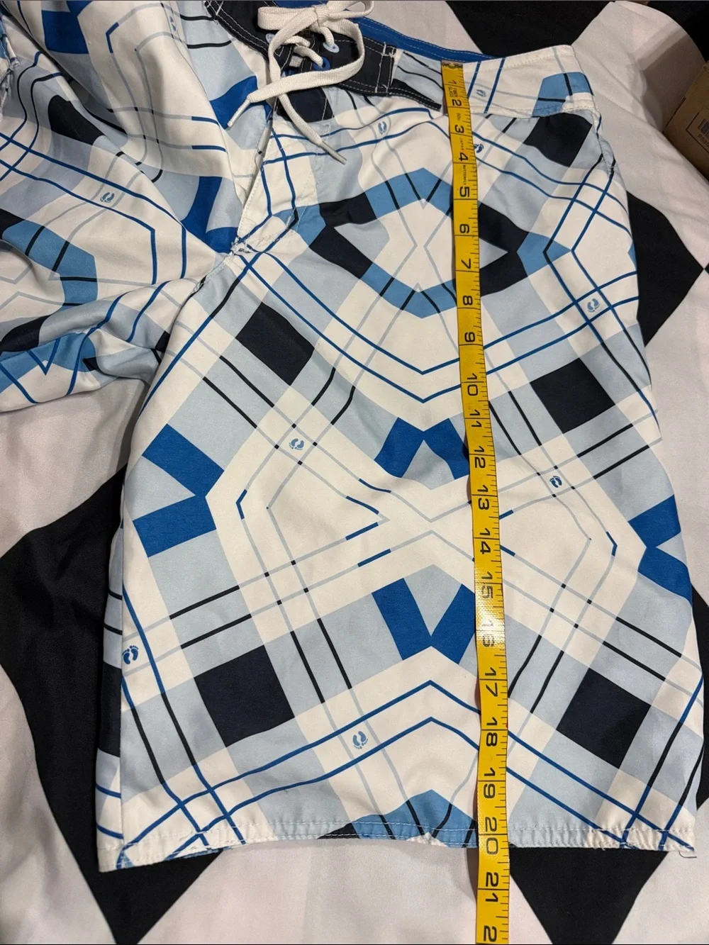 Mossimo Supply Co. White and Blue Geometric Swim Shorts 32